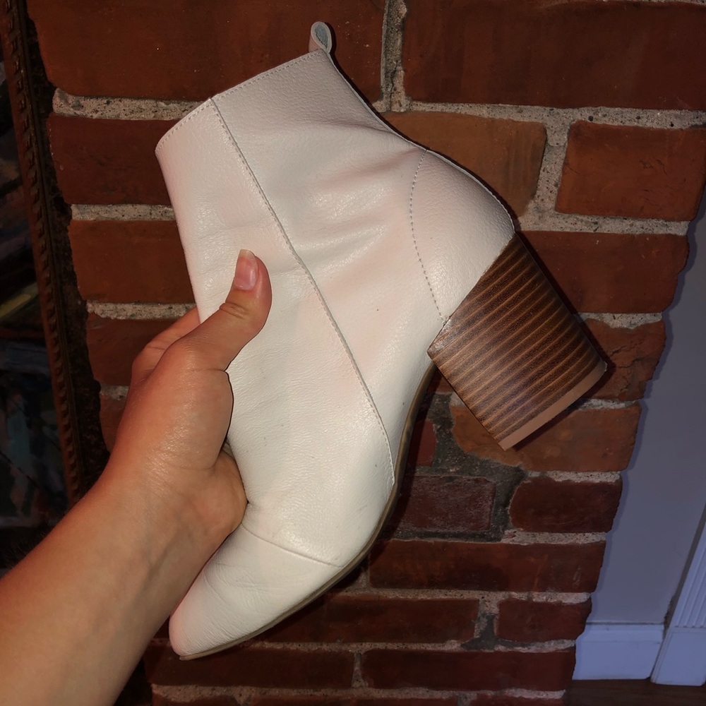 Com + Sens White Booties - image 8